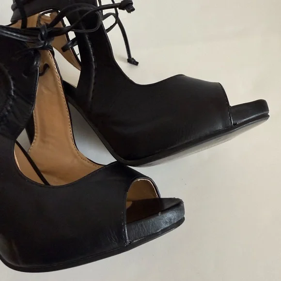 Adriana New York Black Heels - Picture 8 of 12